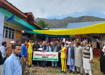 ہائی اسکول مندورہ ترال میں "مائی سکول مائی پرائیڈ” پروگرام منعقد