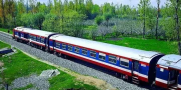 پلوامہ میں ٹرین کی زد میں آکر ایک شخص شدید زخمی