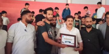 انڈور سٹیڈیم ترال میں کیک‌ بوکسینگ چمپیئن شپ منعقد