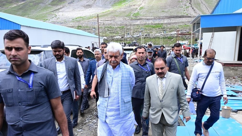 امرناتھ یاترا2023:لیفٹنٹ گورنر نے لیا سونہ مرگ میںمنعقدہ میٹنگ میں تیاریوںکا جائزہ