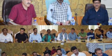 ڈپٹی کمشنر پلوامہ کا انڈسٹریل اسٹیٹ لاسی پورہ کا تفصیلی دورہ