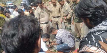 ڈوڈہ میں گاڑی گہری کھائی میں گری 5 افراد ہلاک، 7 زخمی