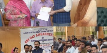 پلوامہ میں بلڈنگ اور دیگر تعمیراتی کارکنوں کے لیے جانکاری کیمپ منعقد