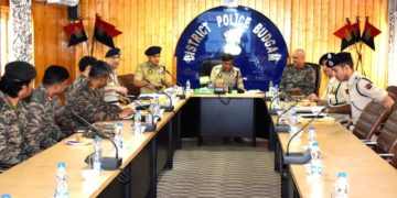 اے ڈی جی پی کشمیر نے جی او سی وکٹر فورس کے ساتھ مشترکہ دورہ کیا