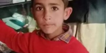 نسبل سمبل میں تیندوے کے حملے میں 7 سالہ بچہ جاں بحق۔بچہ پیر کی شام کو ہوا تھا لاپتہ۔پورے علاقے میں خوف وہراس۔