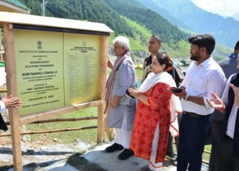کشمیرمیں30سالوں پر محیط پر تنازعات کچھ لوگوں کا کاروبارتھا اپنی تجوریوں کو بھرنے کے لیے: منوج سنہا