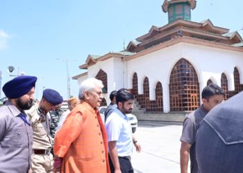  شیخ نورالدین نورانیؒ کی درگاہ کا دو