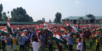 پلوامہ میں میگا ترنگا ریلی نکالی گئی،ہزاروں کی تعداد میںشرکت