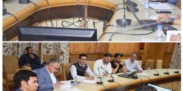 صوبائی کمشنر کشمیر نے صحت ، سکولی تعلیم اور ایف سی ایس اور سی اے محکموں کے کام کاج کا جائزہ لیا