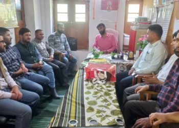 ڈگری کالج ترال کی منفرد پہل :کالج کے فیکلٹی ممبران نے گورنمنٹ مڈل اسکول ناگہ بل میں یوم اساتذہ منایا