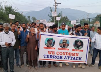 کوکر ناگ ہلاکتیں:ترال اور بارہمولہ ،کولگام ،لولاب میںمیں کنڈل مارچ