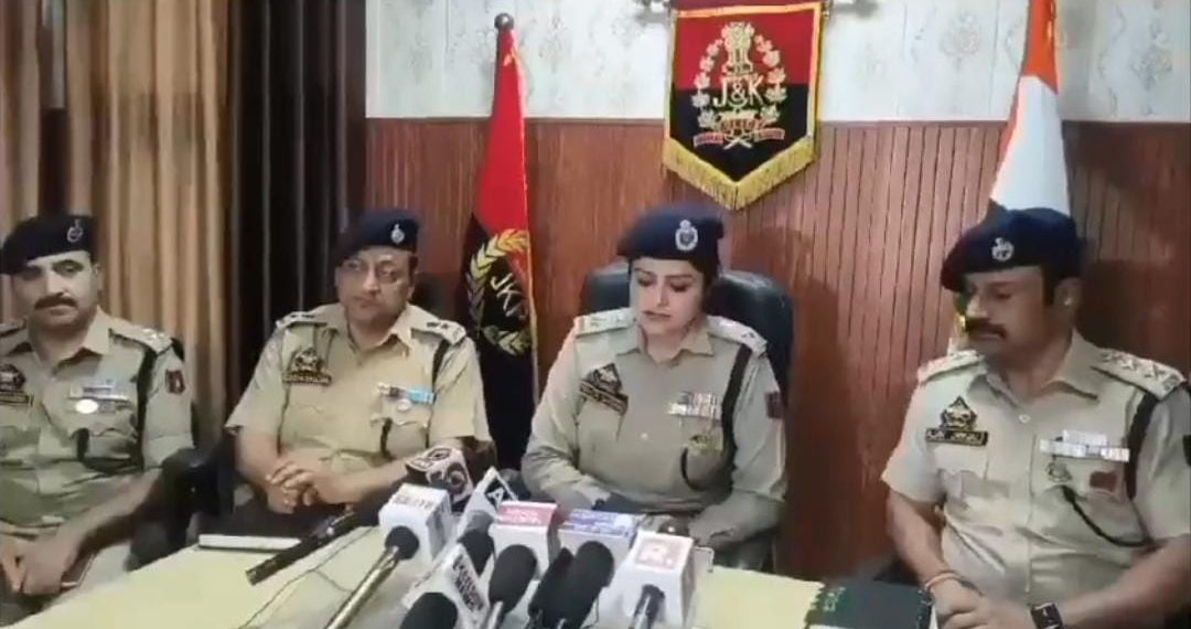 جموں کے رامبن میں 300 کروڑ روپے کی کوکین ضبط