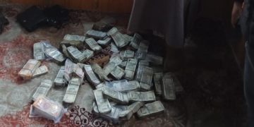 شوپیان میں منشیات فروش کے گھرسے45لاکھ نقدی اور4.2کلو چرس برآمد