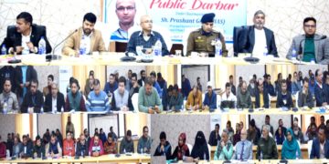 سیکرٹری سیاحت نے سنبل بانڈی پورہ میں عوامی دربار و شکایتی اَزالہ کیمپ کی صدارت کی