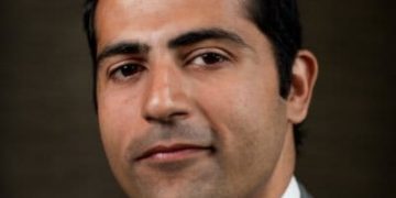 معروف صحافی رشی سوری نے پہلی کتاب ‘چلڈرن آف دی چنار’ میں فتح کی نقاب کشائی کی