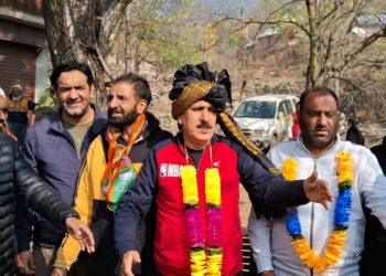 نئے سال کی آمد پر الطاف ٹھاکر نے لوگوں کو مبارکباد پیش کی ہے ۔