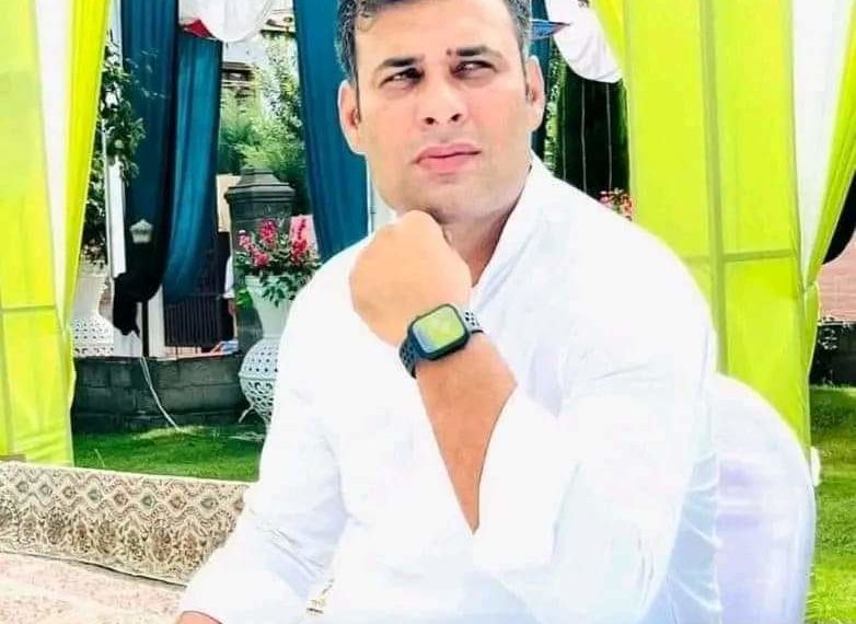 زخمی پولیس انسپکٹرایک ماہ تک زیر علاج رہنے کے بعدزخموں کی تاب لا کر دم توڑ بیٹھا
