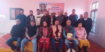 دیور ترال کے کشمیری پنڈتوں نے ڈی ڈی سی آری پل کے ساتھ جموں میں میٹنگ منعقد