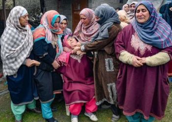 بارہمولہ میں سابق ایس ایس پی کو مسجد میں دوران ازا ن گولی مار کر جاں بحق کیا گیا