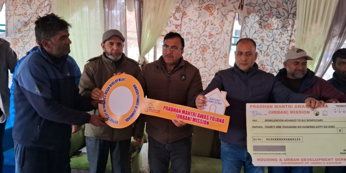 ترال میں وکھست بھارت سنکلپ یاترا میونسپل کمیٹی ترال میں اختتام پزیر