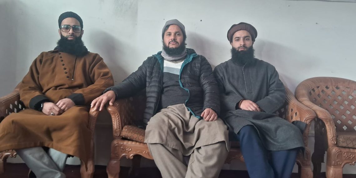ترال میں الایقان ٹور اینڈ ٹرول ایجنسی کے دفتر کا افتتاح