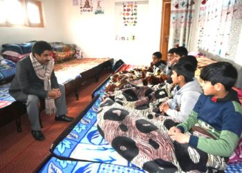 ضلع ترقیاتی کمشنر اننت ناگ نے ضلع میں چائلڈ کیئر اِداروں کا تفصیلی معائینہ کیا