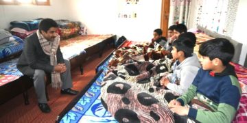 ضلع ترقیاتی کمشنر اننت ناگ نے ضلع میں چائلڈ کیئر اِداروں کا تفصیلی معائینہ کیا