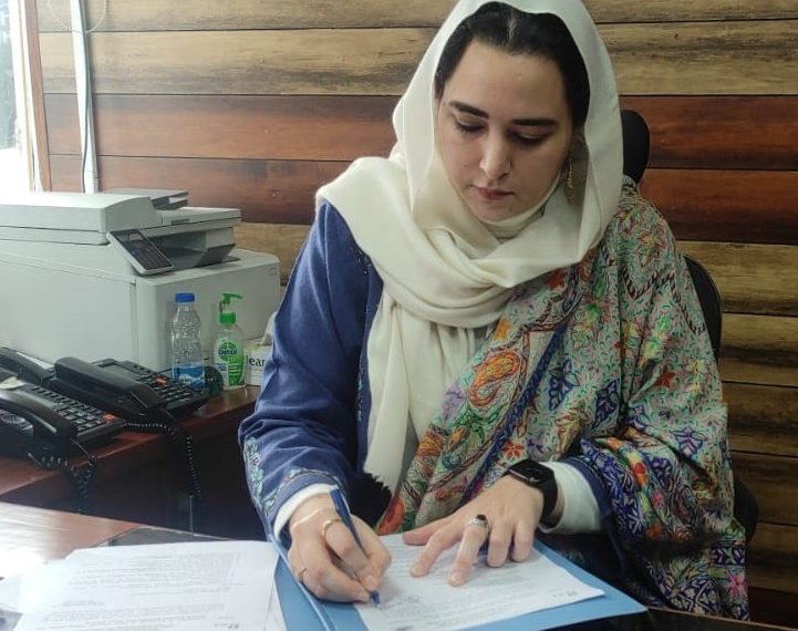 ڈاکٹر سیّد سحرش اَصغر نےسیکرٹری پبلک گریوینس اور چیف ایگزیکٹیو آفیسر جے اینڈ کے اِراکے عہدے کا چارج سنبھالا