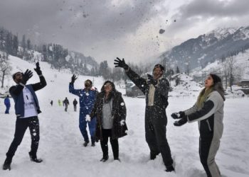 J&K Blossoms: Le Figaro Chronicles the Enchanting Transformation of Kashmir