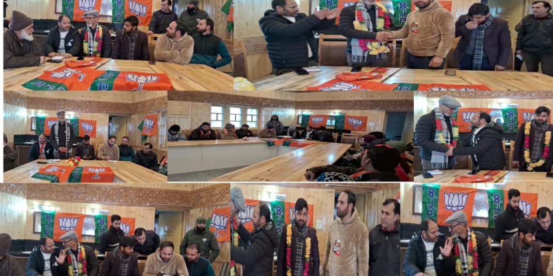 ڈاک بنگلو کپواڑہ میں بی جے پی کی جانب سے ورکرز میٹنگ منعقد