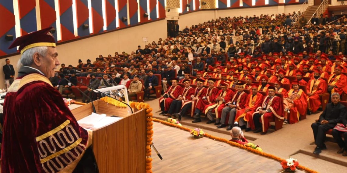 لیفٹیننٹ گورنر نے سکاسٹ جموں کی آٹھویں کانووکیشن تقریب سے خطاب کیا