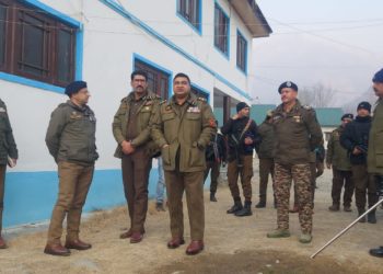 آئی جی پی کشمیر نے ڈی آئی جی جنوبی کشمیر اور ایس ایس پی اونتی پورہ کے ہمراہ پولیس اسٹیشن ترال اور آری پل کا دورہ کیا