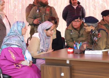 DGP J&K visits Baramulla; presides over Public Grievance Redressal Programme, officers meeting