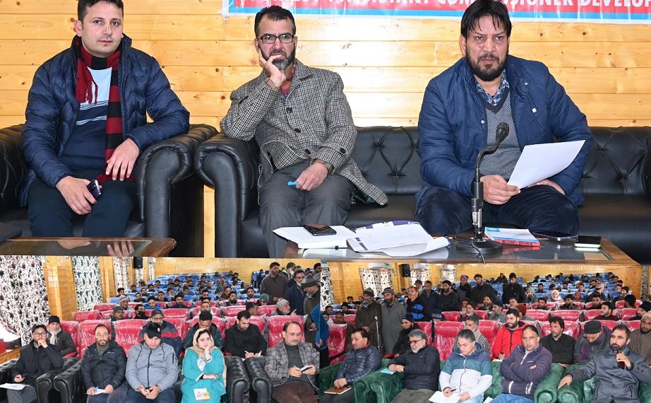 کولگام کے تین بلاکوں میں ” میگا بلاک دیوس“ کا اِنعقاد