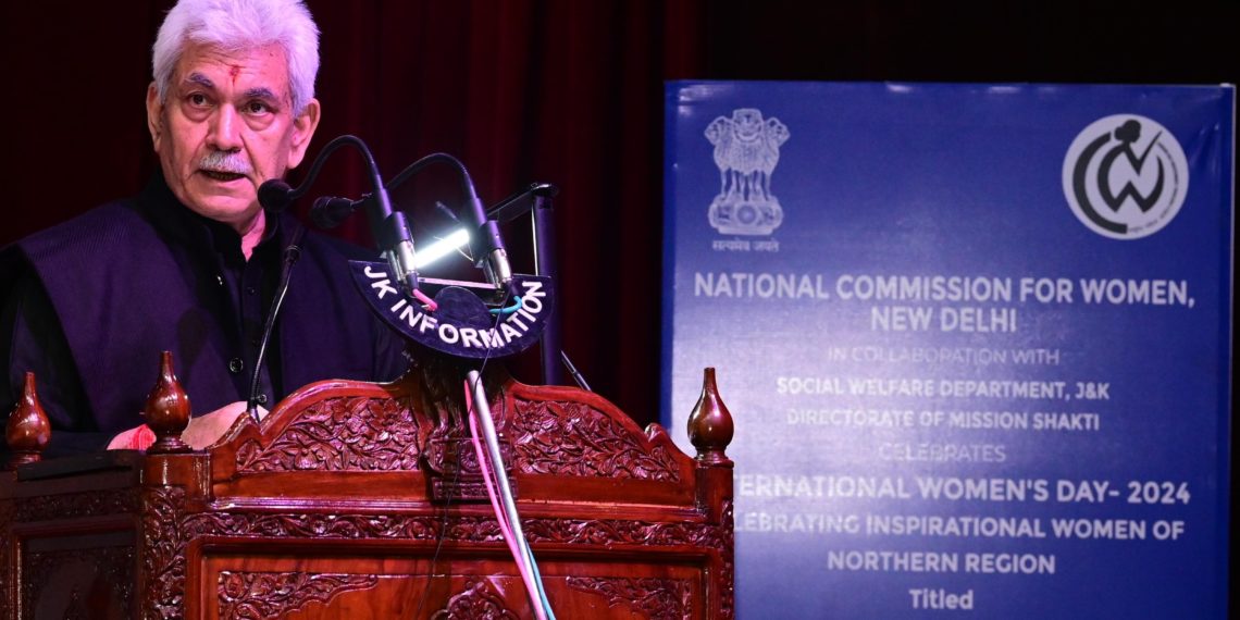 لفٹینٹ گورنر نے متاثر کُن ؒواتین کیلئے وقف قومی کمیشن برائے خواتین کے پروگرام ’ تو بول ‘ سے خطاب کیا