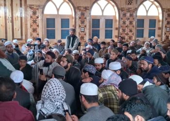 دارالعلوم جامعة الاخلاص ترال میں 6حفاظ کی دستار بندی