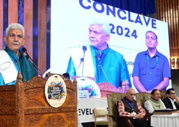 جموں کشمیر کو دنیا کی مقبول سیرگاہ بنانے پر سرکار کی توجہ مرکوز: لیفٹنٹ گورنر
