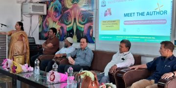 گورنمنٹ ڈگری کالج ترال میں ”میٹ دی آتھر“ کے موضع پر سمنار