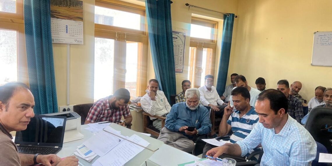 Meeting Held to Address Provision of Ration Cards to Left Out eShram Registrants in Pulwama