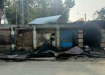 گلزار پورہ اونتی پورہ میں شبانہ آگ کی واردات، شالی کوٹنے کی مشین اور کئی دکانوں کو شدید نقصان