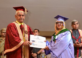 لیفٹیننٹ گورنر کا آئی یو ایس ٹی کی کنووکیشن تقریب سے خطاب