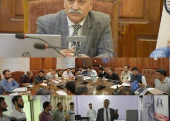 ڈِسٹرکٹ الیکشن آفیسر بانڈی پورہ نے اِنتخابی تیاریوں کا جائزہ لیا