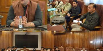 ایکس پنڈیچر اوبزرور نے بانڈی پورہ میں اِنتخابات میں حصہ لینے والے اُمید واروں اور سیاسی جماعتوں کی میٹنگ منعقد کی