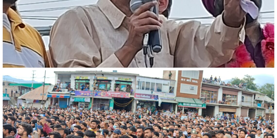 اونتی پورہ سے ترال تک عوامی اتحاد پارٹی کا روڑ شو