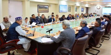 وزیر اعلیٰ نے مختلف محکموںکے ترقیاتی کاموں کا جائزہ لیا