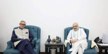 چیف منسٹر عمر عبد اللہ نے دلی پہنچ کر وزیر داخلہ امیت شاہ کے ساتھ ملاقات