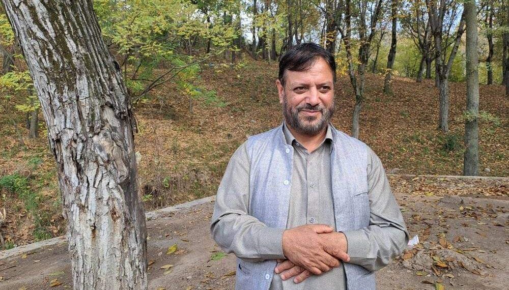 ترال کے معروف استاد حاجی منظور احمد نوکری سے سبکدوش
