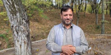 ترال کے معروف استاد حاجی منظور احمد نوکری سے سبکدوش