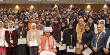 لیفٹیننٹ گورنر نے سری نگر امر اُجالا کے میدھاوی چھاتر سمان سمروہ سے خطاب کیا