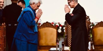  جموں وکشمیر یونین ٹریٹری کے پہلے وزیراعلیٰ کی حلف برداری تقریب میں راہول گاندھی سمیت متعدد قومی سطح کے لیڈران کی شرکت